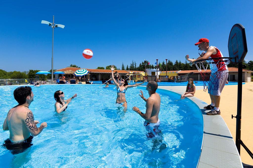 Mobile Homes Premium Vista Mare Park Umag By Camp4You Buitenkant foto
