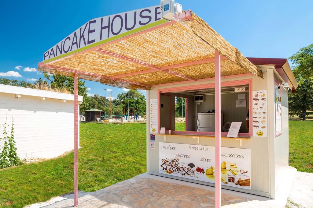 Mobile Homes Premium Vista Mare Park Umag By Camp4You Buitenkant foto