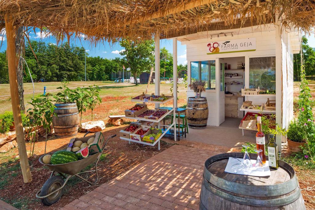 Mobile Homes Premium Vista Mare Park Umag By Camp4You Buitenkant foto