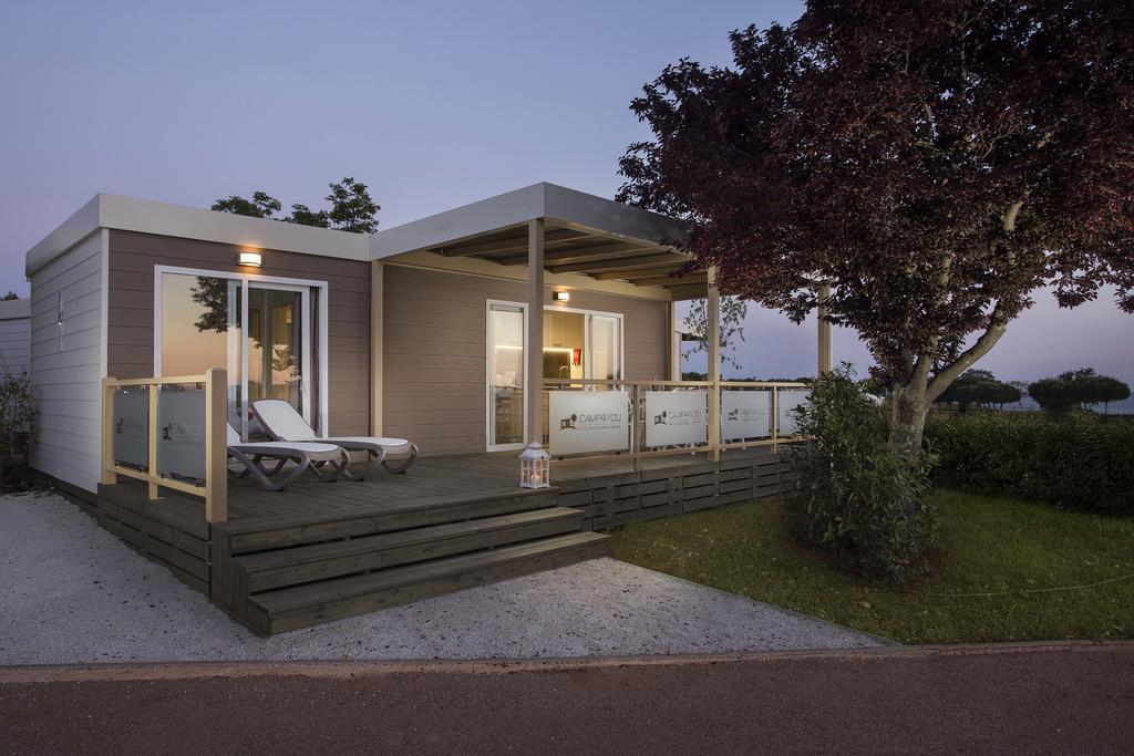 Mobile Homes Premium Vista Mare Park Umag By Camp4You Buitenkant foto